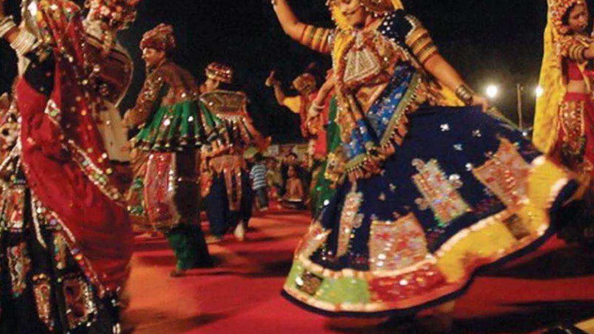 Garba Festival गरब आयजन सथल पर वशष वरग क लग क न एटर