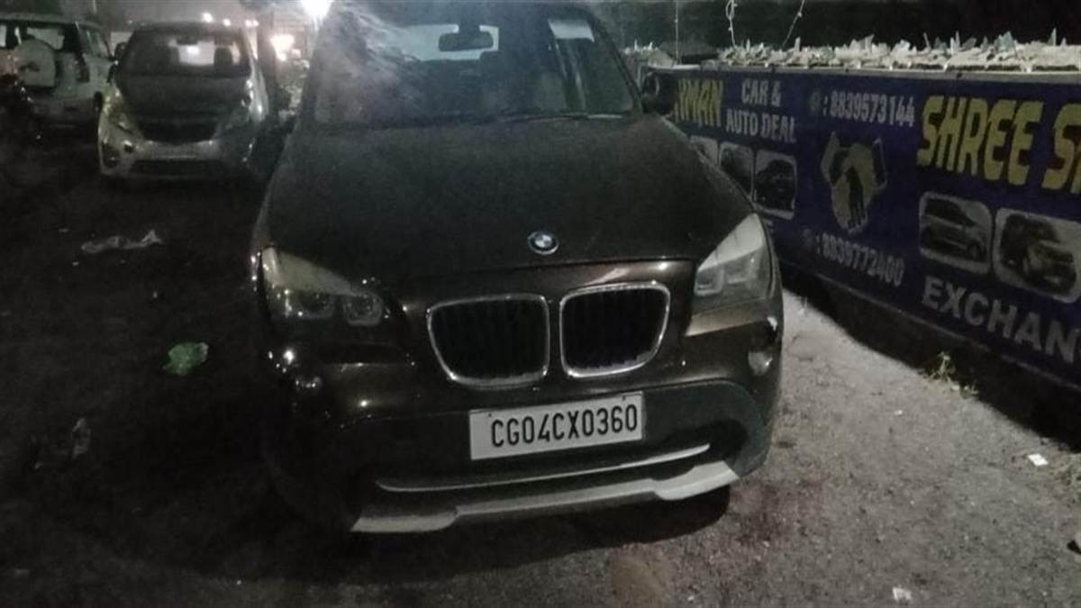 Bhilai Crime News: BMW कार में मिली अधेड़ की सड़ी-गली लाश, नशे का आदी था...