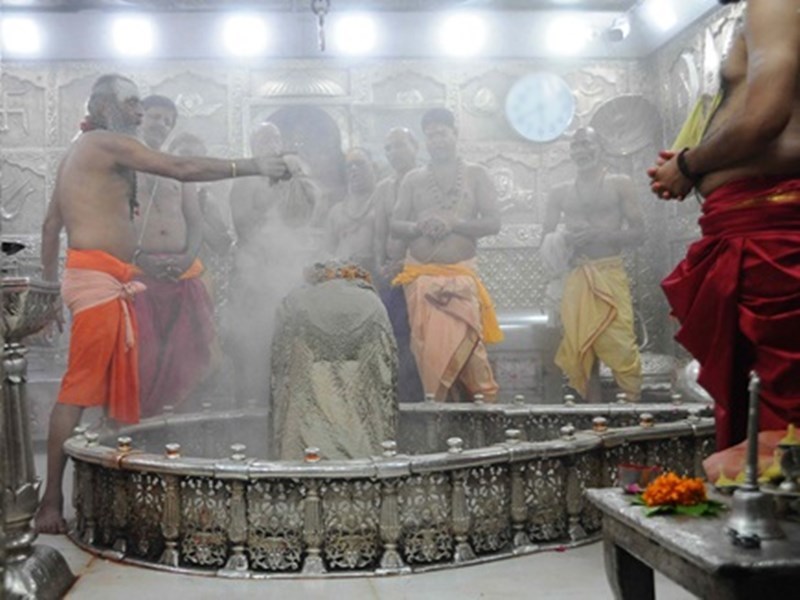 Mahakaleshwar Bhasm Aarti: Committee of officers will give permission for Bhasm Aarti during New Year