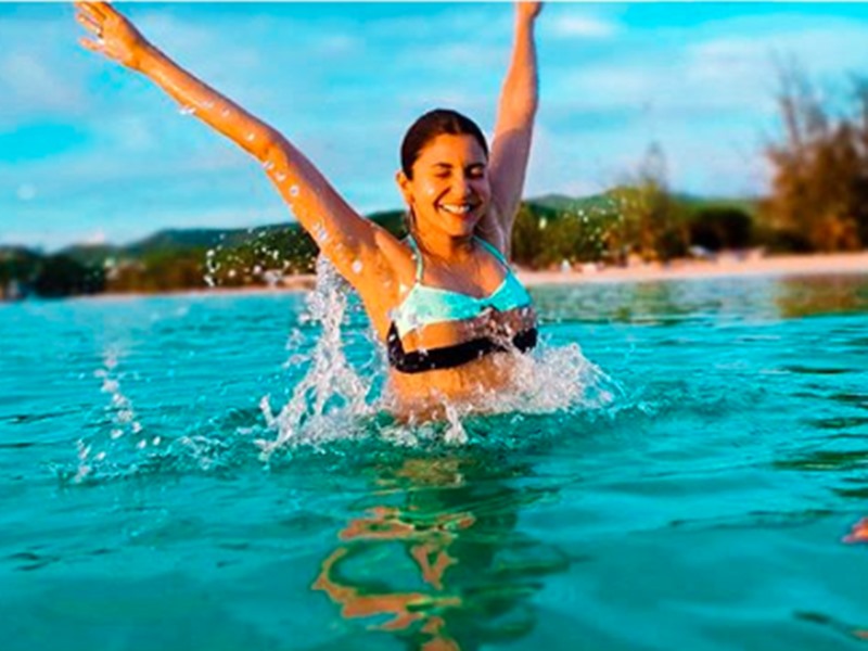 Anushka Sharma Beach Vacation Pics: Anushka Sharma Turns Into a Water Baby  as She Slays In a Bikini