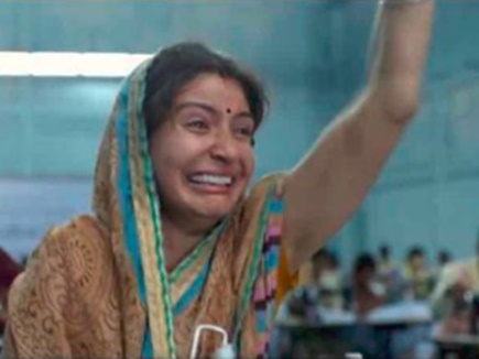 सुई धागा में अनुष्का के इस लुक का उड़ रहा मजाक फनी मीम्स हुए वायरल - Sui  Dhaga Actress anushka sharma Funny Memes on Social Media
