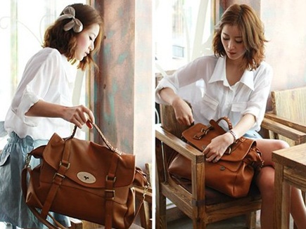 अपने फेवरेट पर्स को साफ करते वक्त कहीं आप भी तो नहीं करतीं ये गलती? | tips  to know how leather purse should clean at home | HerZindagi