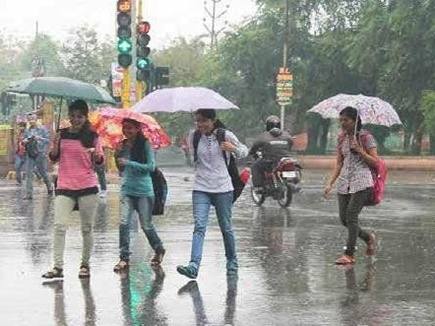 Monsoon hits Chhattisgarh heavy rain in Raipur weather happened pleasant