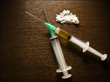 प्रेमिका को पाने के लिए पति अपनी पत्नी को देता था ड्रग्स का इंजेक्शन