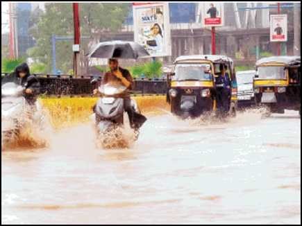 heavy rain start in Raipur on last day of sawan