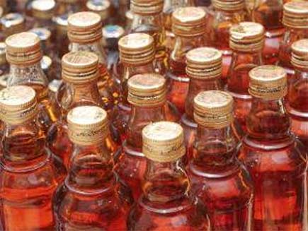 बिहार के बाद सूरत में जहरीली शराब से दो की मौत, एक गंभीर