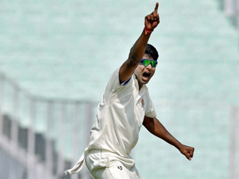 इस भारतीय गेंदबाज का 'टेस्ट मैच' में कमाल, बनाई हैट्रिक