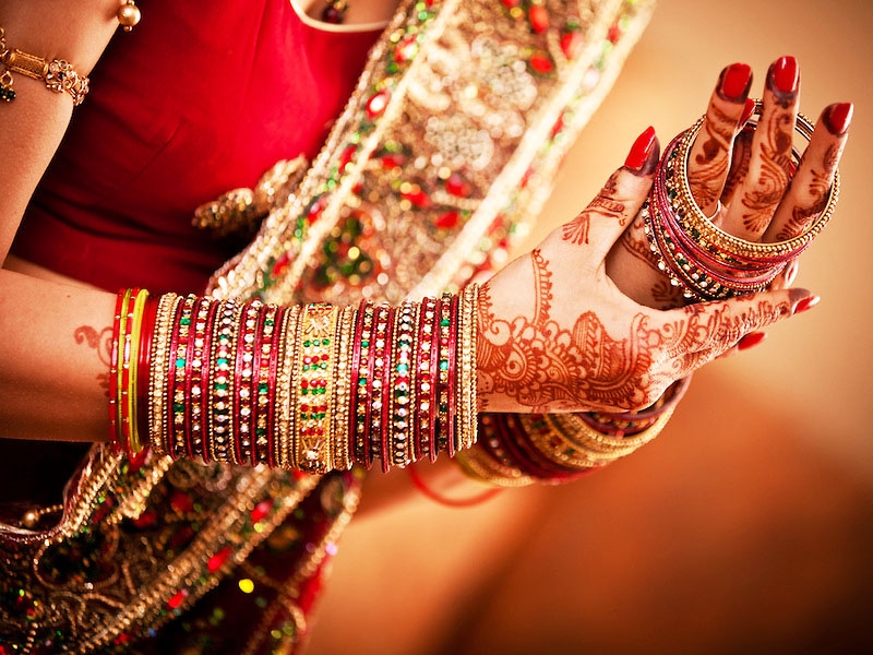 Karwa Chauth 2019 Know The Date Story And Way Of Celebration For Unmarried Girls karwa chauth 2019 know the date story