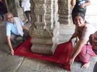 OMG: 70 खंभों पर खड़ा है यह मंदिर, एक भी खंभा जमीन को नहीं छूता