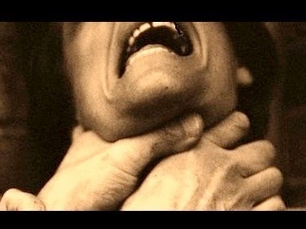 Girlfriends murder dead body out from the house on the 35th day