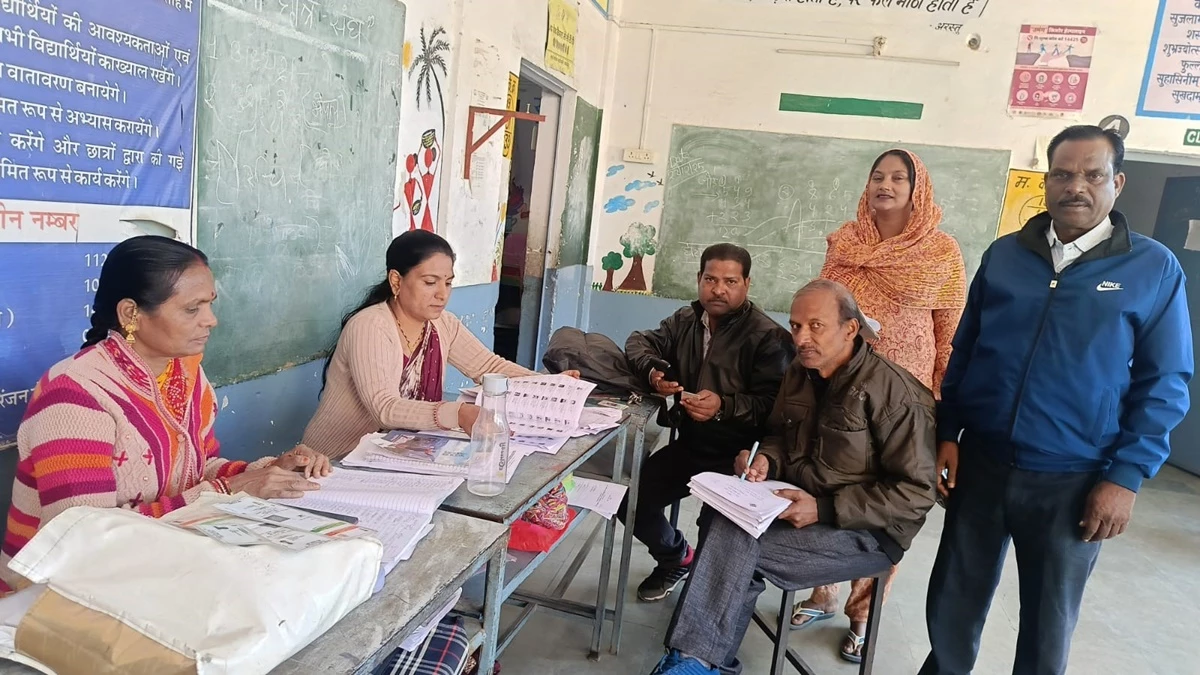 SIR in Bhopal: भोपाल में 1.15 लाख नोटिस हुए जारी, 1,452 मतदाताओं के दस्तावेज अपलोड