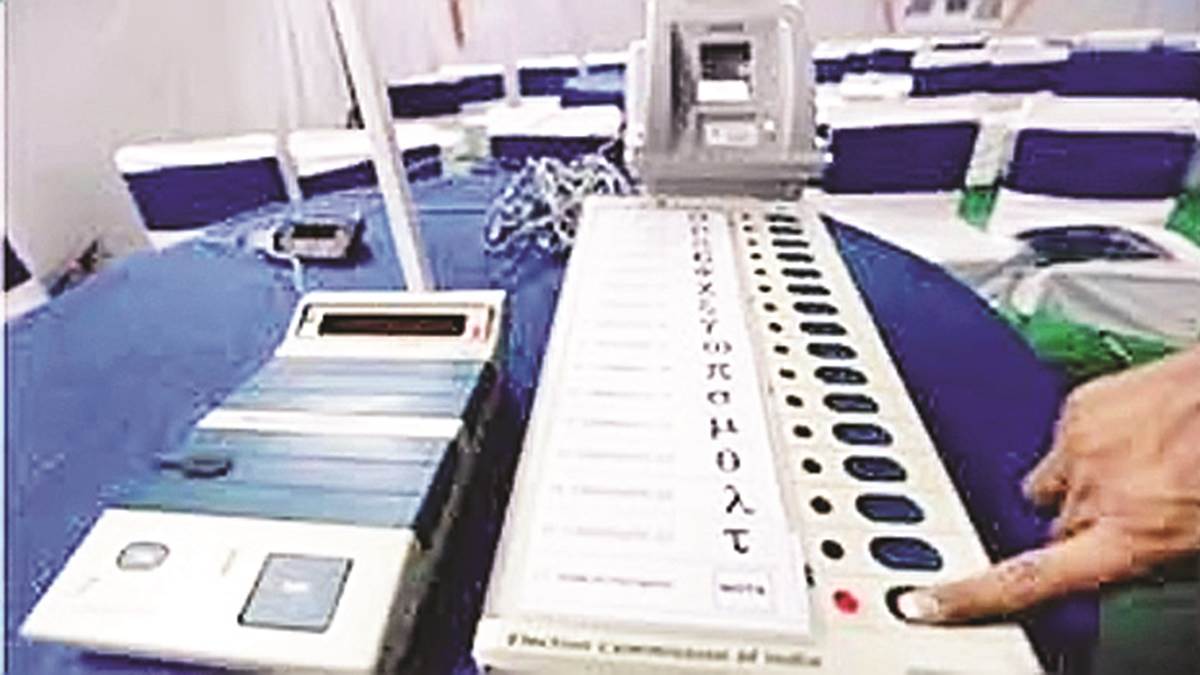 CG Assembly 2023: छत्‍तीसगढ़ विधानसभा चुनाव 2023 की तैयारियां शुरू: रायपुर पहुंचीं 4,676 नई ईवीएम मशीनें