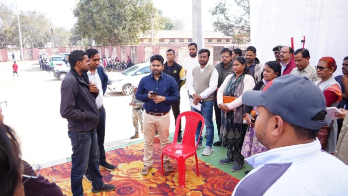 जशपुर के रणजीता स्टेडियम में उतरेंगे 'अंतरिक्ष के सितारे', 4 फरवरी को शुभांशु शुक्ला से सीधा संवाद करेंगे 10 हजार बच्चे