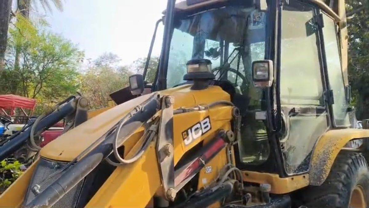 रेलपांत गायब कर पुलिस को सुनाई डकैती की झूठी कहानी, जेसीबी ऑपरेटर समेत दो गिरफ्तार