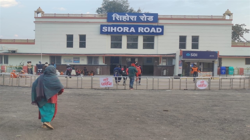 Jabalpur News घटिया सामग्री से किया जा रहा था सिहोरा स्टेशन में