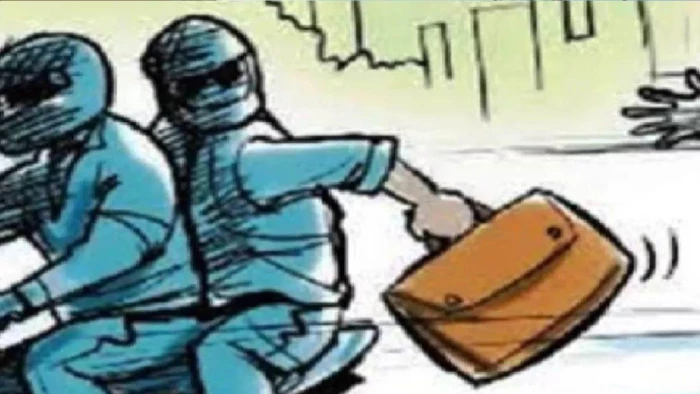 भिंड में कट्टा दिखाकर लूटा बैग... लैपटॉप, बायोमैट्रिक मशीन व 1 लाख रुपये ले गए बदमाश