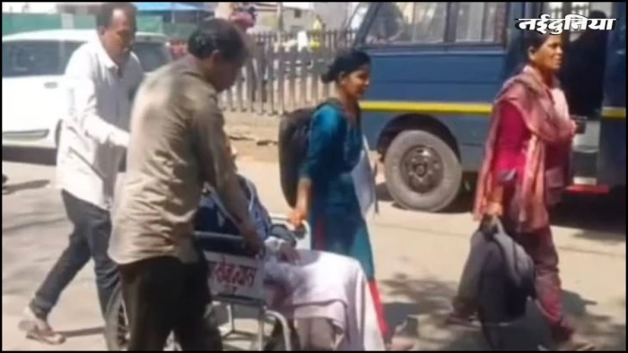 इंदौर के MY अस्पताल में व्यवस्थाएं राम भरोसे, स्ट्रेचर धकाने को मजबूर मरीज के स्वजन, वायरल वीडियो ने खोली पोल