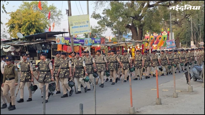 रतलाम में होली और रमजान को लेकर पुलिस अलर्ट, संवेदनशील इलाकों में निकला फ्लैग मार्च, 55 स्थानों पर कड़ी निगरानी