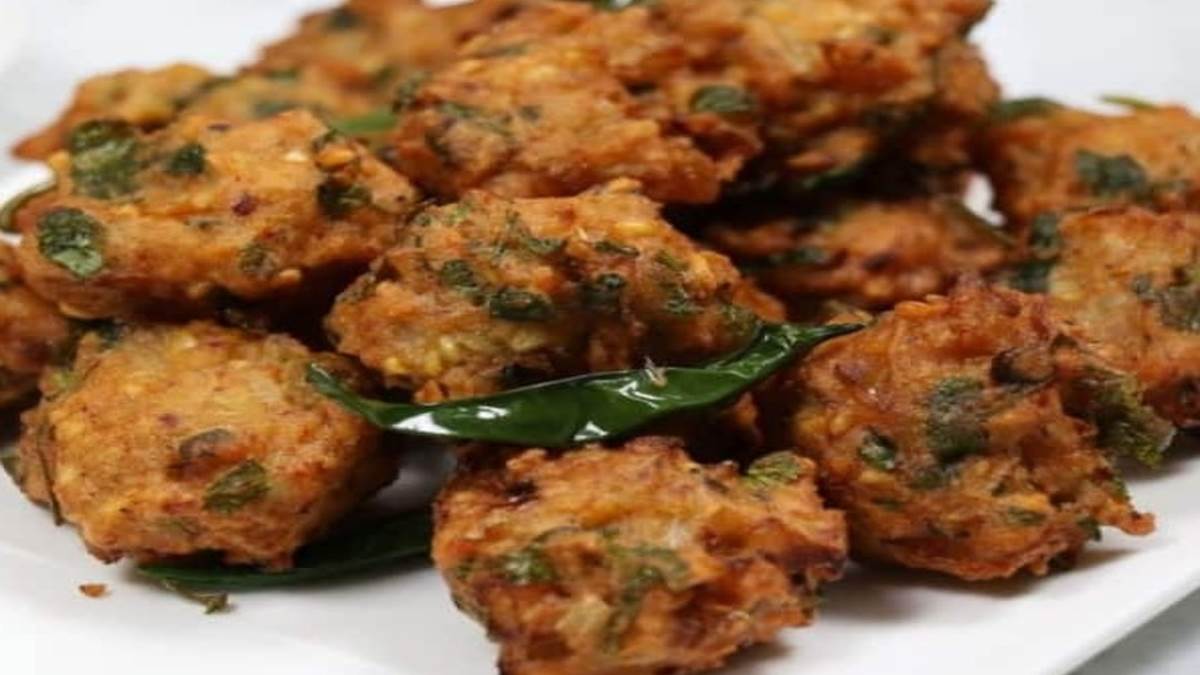 Taste Of Jabalpur एक परिवार, जो साठ साल से खिला रहा स्वादिष्ट मंगौड़े