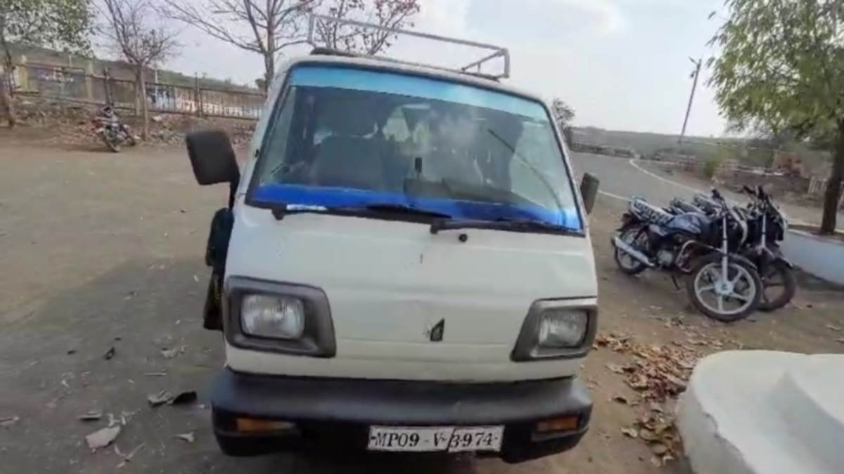 Sagar News: खेत में रखे अनाज को कार से कर रहे थे पार, पुल‍िस ने आरोप‍ितों को दबोचा