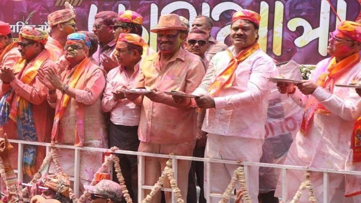 Lok Sabha Elections 2024: इंदौर की गेर में शामिल होकर गैरों को अपना बनाने का संदेश दे गए मुख्यमंत्री मोहन यादव