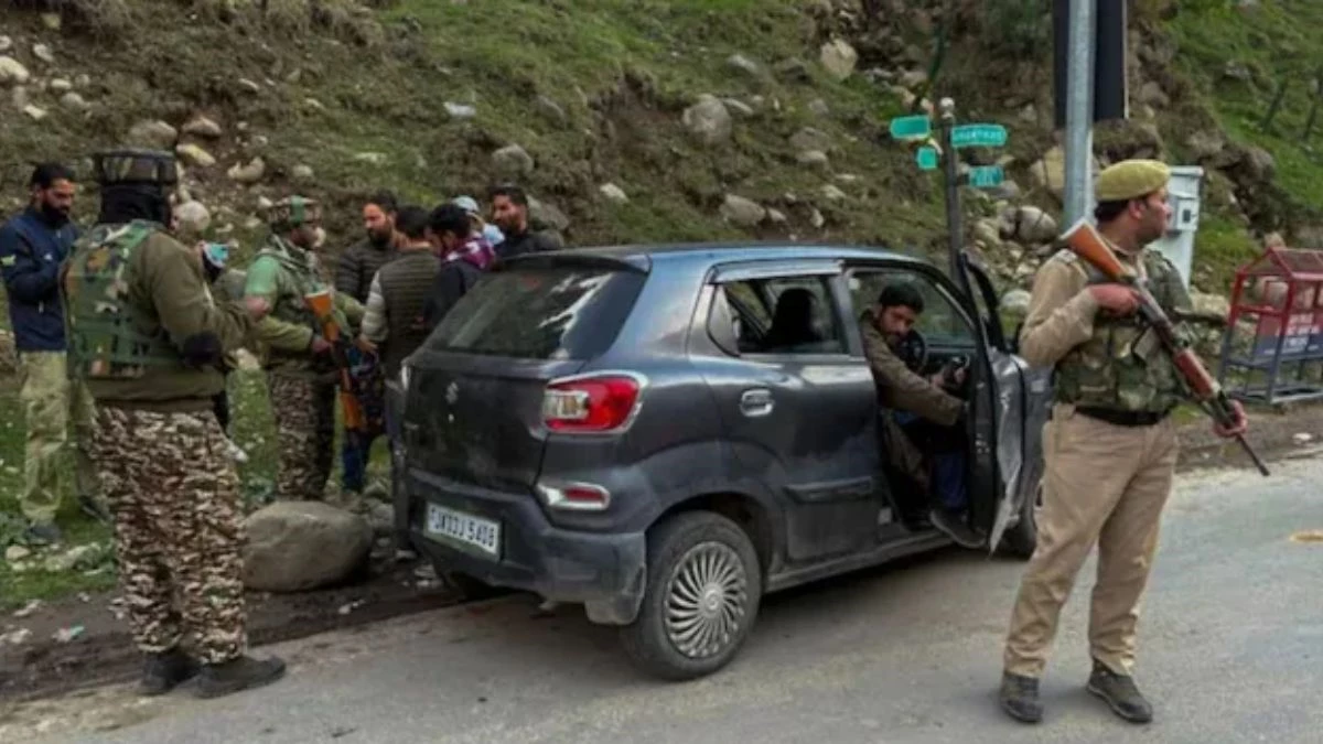 Pahalgam Attack Update: 'आप सेना का मनोबल गिराना चाहते हैं'... SC ने पहलगाम हमले की न्यायिक जांच की मांग वाली याचिका खारिज की