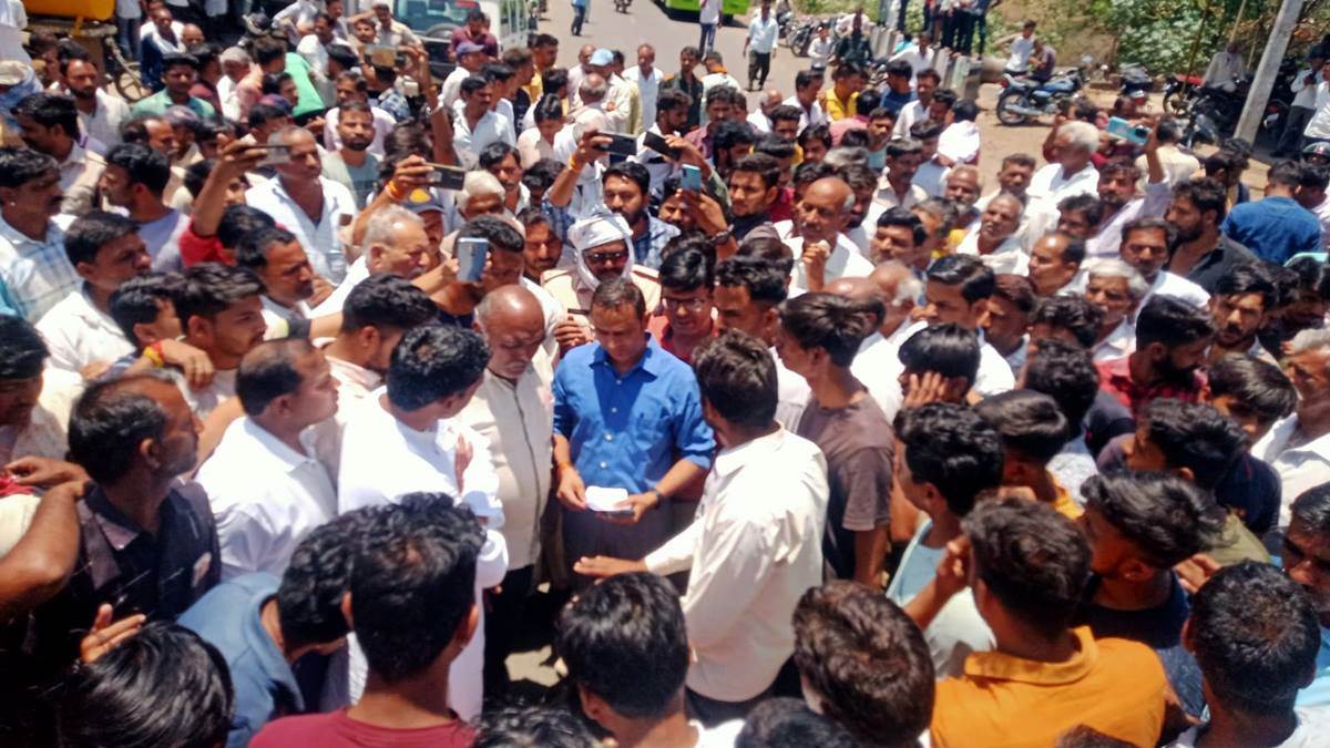 MP News: चार दिन से नीचे लटका था तार, करंट लगने से मंदसौर के किसान की मौत