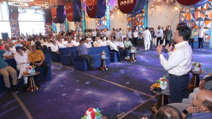 व्हाइट हाउस की चाय पार्टी से वर्तमान अध्यक्ष और सचिव गायब, क्रिएटिव हाउस में हेमंत और सुरेश के नामों की चर्चा तेज