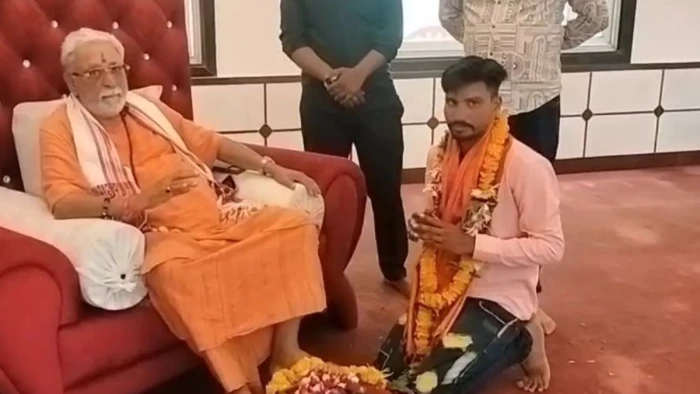 उज्जैन में सलमान बना शांतनु, शिप्रा में डुबकी लगाकर विधि विधान से अपनाया सनातन धर्म