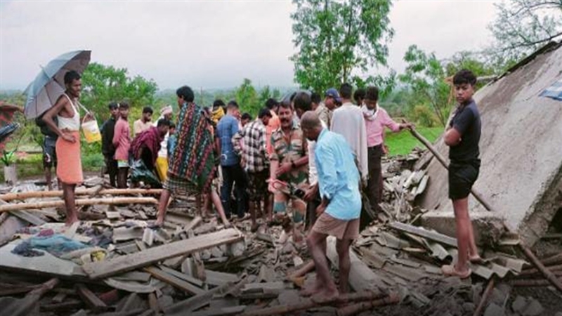 Dindori News : डिंडौरी में तीन मंजिला निर्माणाधीन मकान गिरने से मजदूर की मौत, तीन दबे