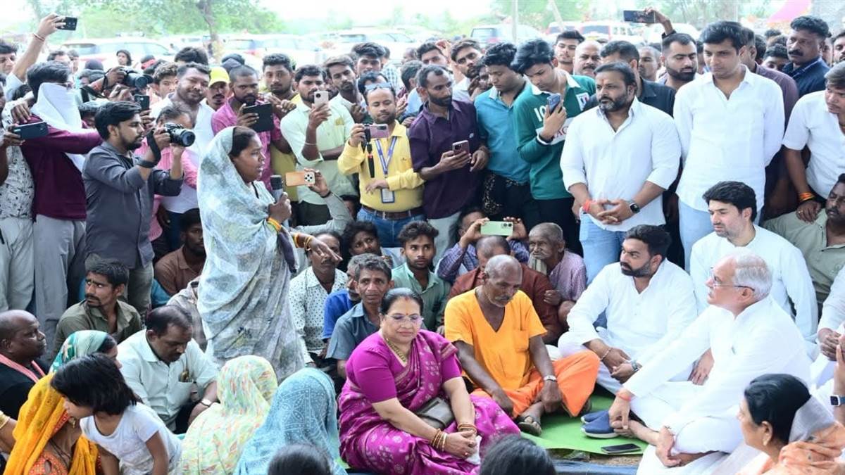 CG politics: भूपेश बोले बृजमोहन की जगह ओपी के घर जाते तो नहीं चलता बुलडोजर, अरुण साव ने कहा भाजपा नेताओं को आपस में न लड़वाएं बघेल