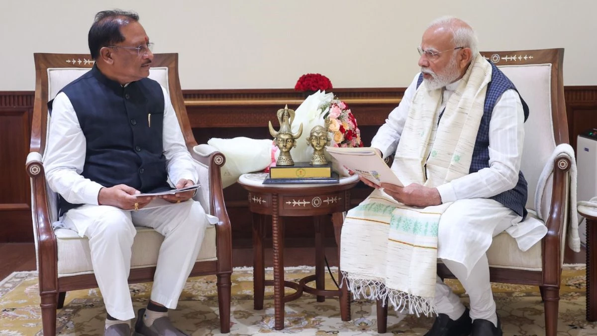 प्रधानमंत्री नरेंद्र मोदी से मिले छत्तीसगढ़ के सीएम विष्णुदेव साय, 'अमृत रजत महोत्सव' का दिया न्योता