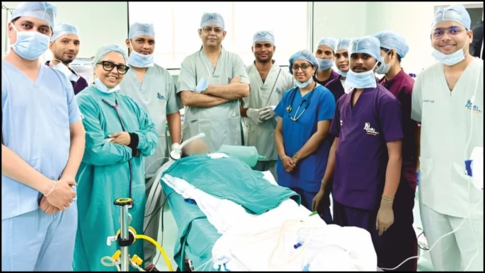जबलपुर में बड़ा चमत्कार... 2 महीने तक फेफड़े में फंसा था पेन का ढक्कन, डॉक्टरों ने बचाई 11 वर्षीय बच्ची की जान