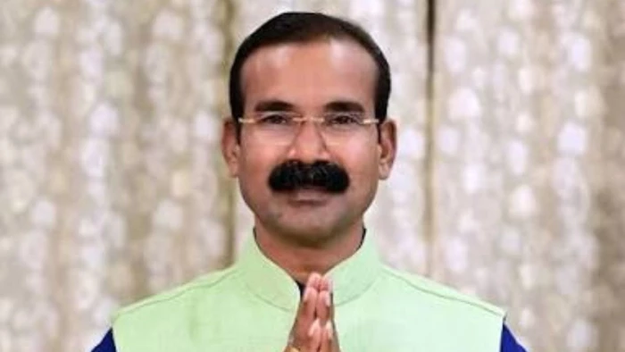 'औकात पर आ गया तो जमीन पर...', MLA कुंवर सिंह ने भाजयुमो अध्यक्ष को फोन पर दी धमकी, ऑडियो वायरल होने से गरमाई बालोद की सियासत