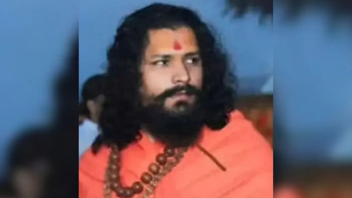 उज्जैन में महामंडलेश्वर पर दुष्कर्म का केस, FIR के बाद आश्रम से लापता... महिला ने लगाए मारपीट और ब्लैकमेलिंग के आरोप