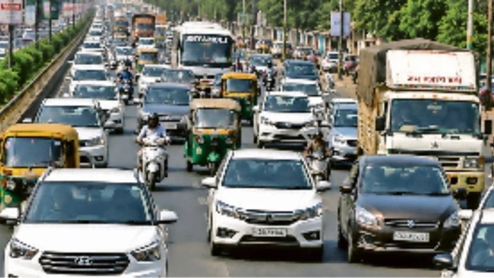 छत्तीसगढ़ में सड़कों पर बिना बीमा दौड़ रहीं 40 लाख से अधिक गाड़ियां, 10 लाख से ज्यादा केवल दोपहिया वाहन