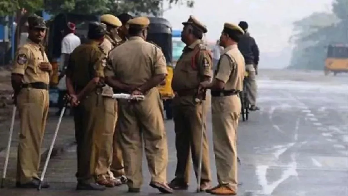 CG Crime: गाय के साथ अप्राकृतिक कृत्य, वाट्सएप ग्रुप पर वीडियो वायरल, पुलिस ने लिया एक्शन