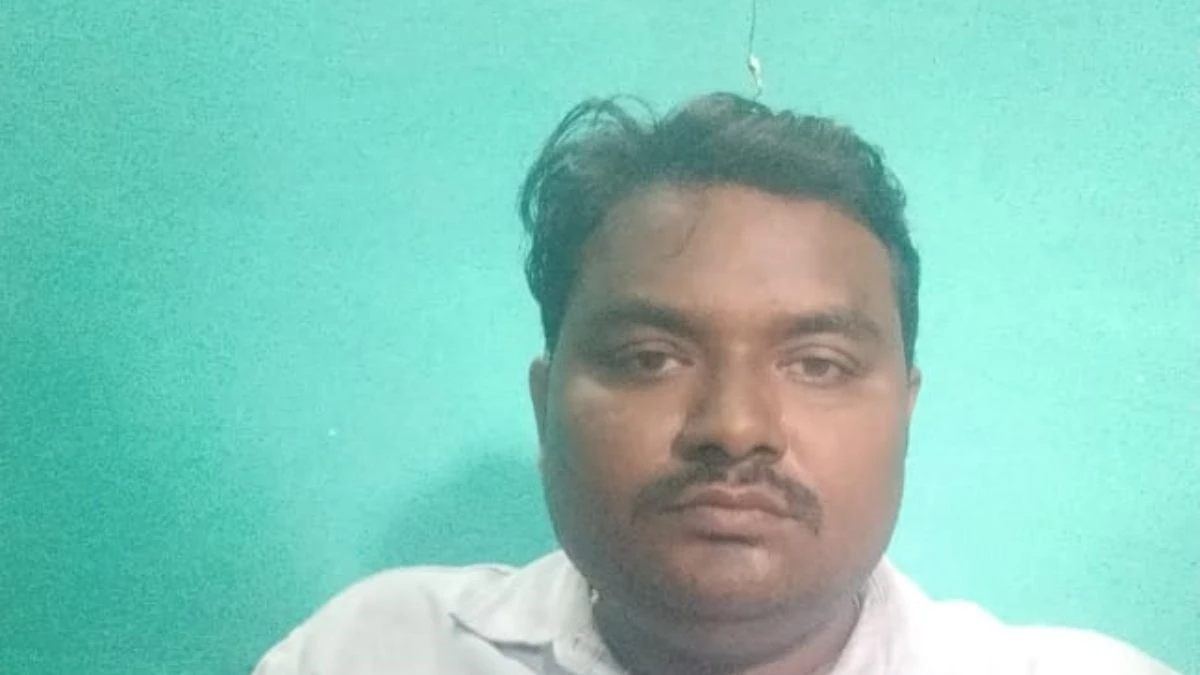 रीवा में लोकायुक्त की कार्रवाई... नायब तहसीलदार का रीडर दो हजार रिश्वत लेते रंगे हाथ पकड़ाया