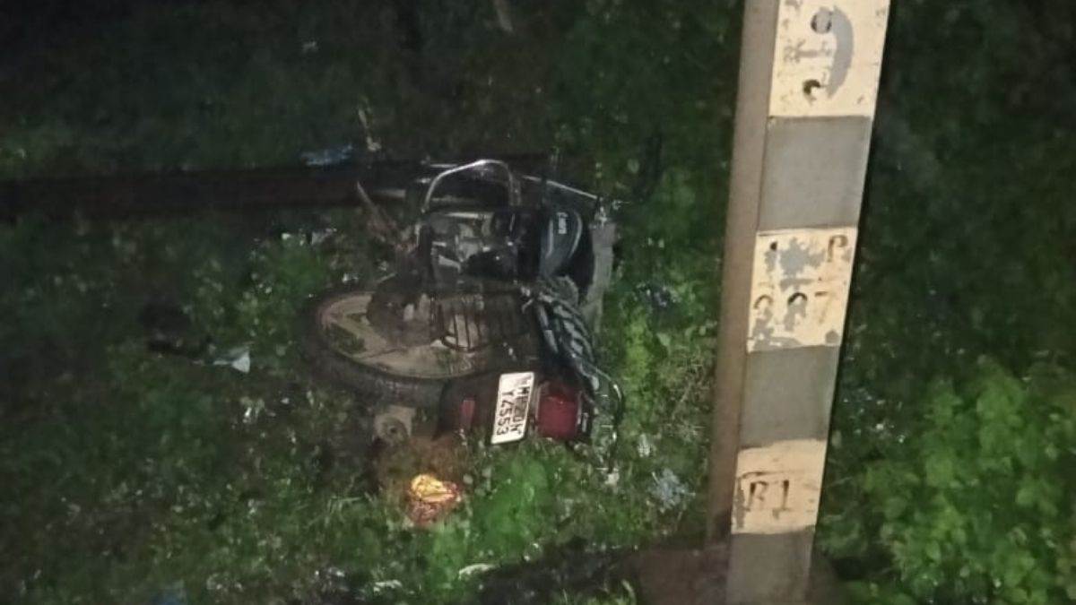 जबलपुर में बंद फाटक से बाइक लेकर ट्रैक पार कर रहा युवक वंदे भारत से टकराया