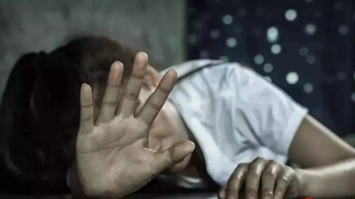 Rape Case: खाकी हुई शर्मसार... 25 वर्षीय युवती से दो पुलिसकर्मियों ने किया रेप