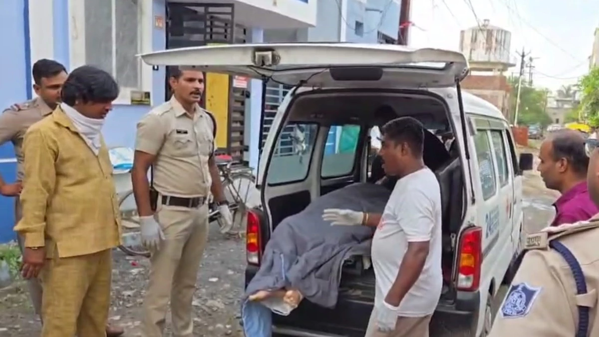 MP के देवास में गरबा पाेशाक पहने युवती की ड्रम में डुबोकर हत्या, शव के हाथ पैर बंधे मिले