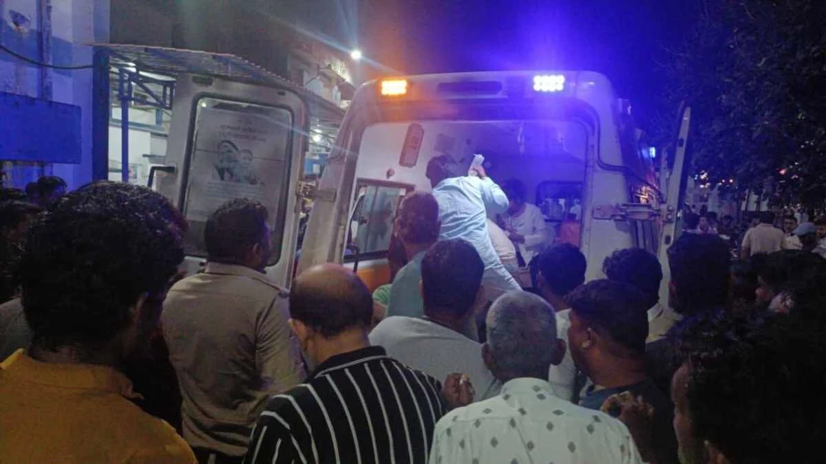 जबलपुर में बड़ा हादसा: दुर्गा पंडाल में जा घुसी बस, जान बचाने के लिए भागे लोग ,15 घायल