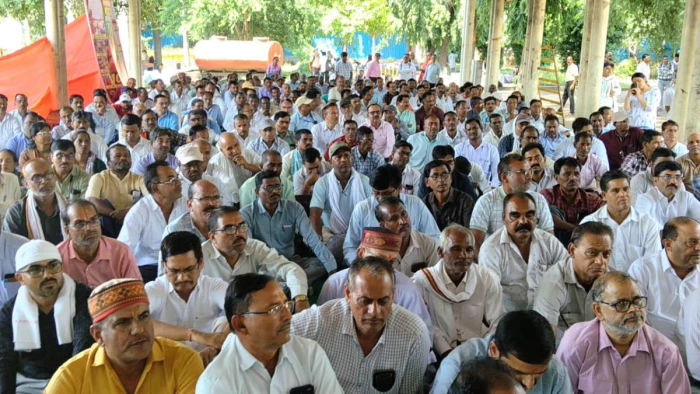 TET अनिवार्यता समेत 3 मांगों पर अड़े शिक्षक: गांधी जयंती पर पूरे MP में उपवास-सत्याग्रह, सरकार को दी 'मंगल पांडे' बनने की चेतावनी