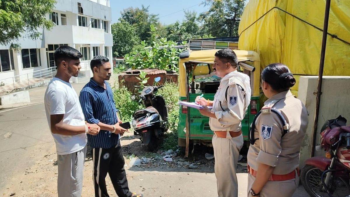 झाबुआ में घर के अंदर चल रही थी गोकशी, 5 आरोपियों के खिलाफ गंभीर धाराओं में मामला दर्ज