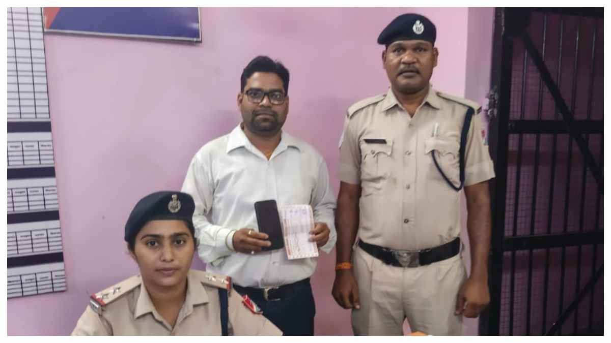 करगीरोड में टिकट दलाली, मुख्य क्लर्क गिरफ्तार