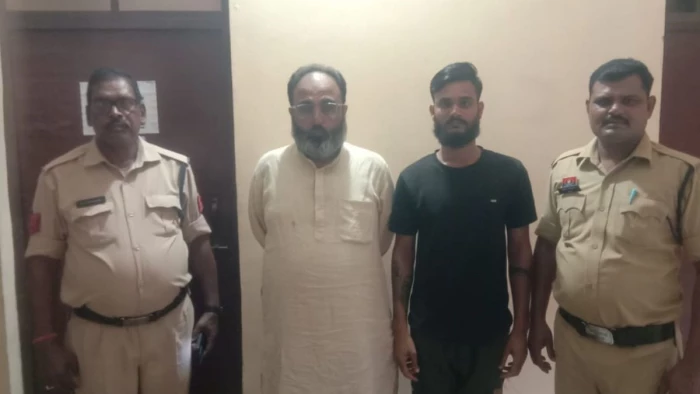 बिलासपुर गोलीकांड में कांग्रेस नेता अकबर खान गिरफ्तार, पुलिस ने 24 घंटे के भीतर ही दबोचा मुख्य आरोपी