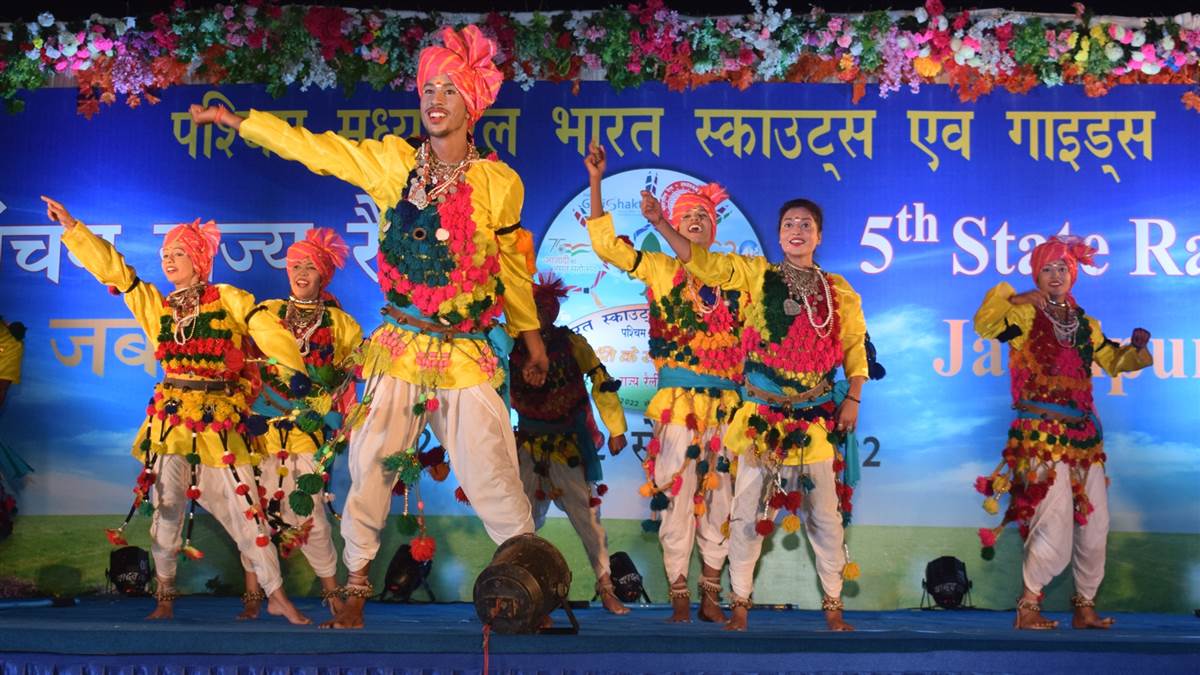 Jabalpur News : नृत्य और अभिनय की शानदार प्रस्तुति से हुआ एनएसएस का कैंप फायर