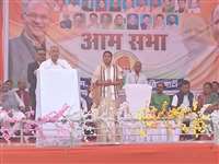Bhanupratappur By election 2022: मुख्यमंत्री भूपेश बघेल ने चारामा में किया रोड शो, प्रचार में झोंकी ताकत