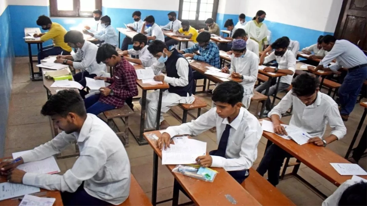 CBSE और UP Board परीक्षा को लेकर है कोई कंफ्यूजन? इस नंबर पर मिलेगा समाधान