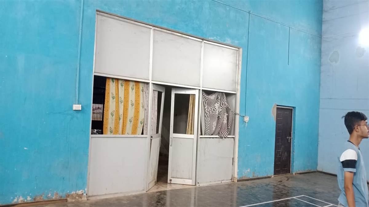 Janjgir champaNews:  बदहाल इंडोर स्टेडियम को सुधारने की मांग